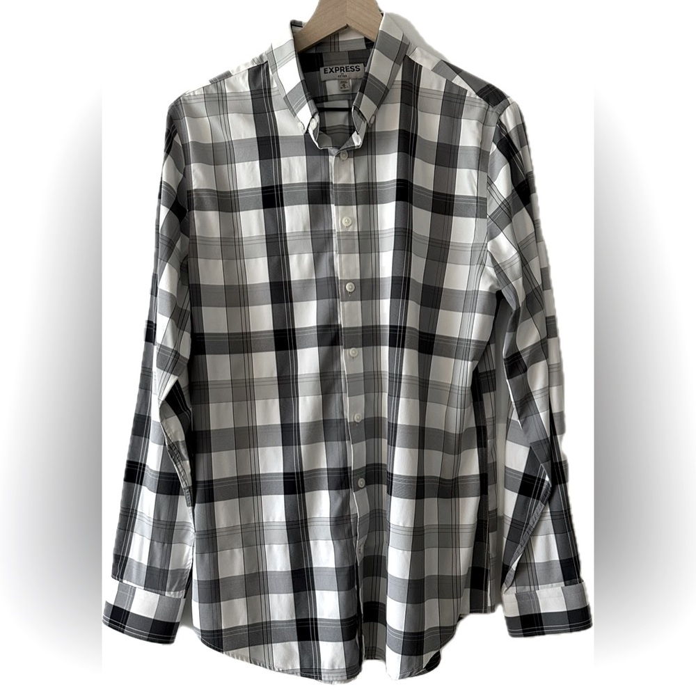 Express - Men's Fitted Black and White Plaid Shirt